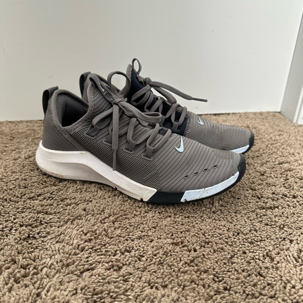 Nike Women’s Zoom Athletic Shoes